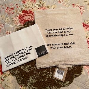 NWT Fun Novelty Kitchen Towels, Set of 2